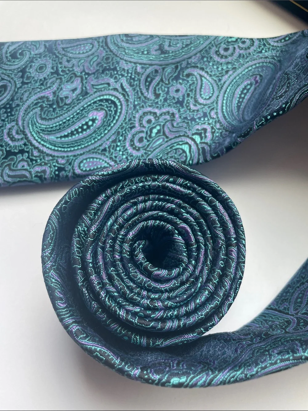 VTG J ABBOUD SILK BROCADE TIE
